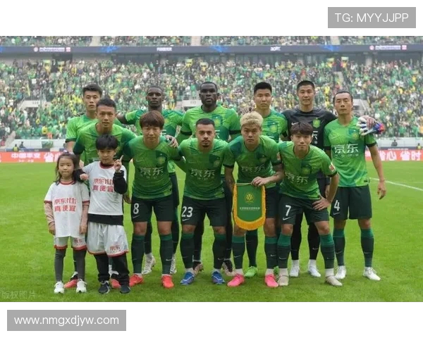 北京国安主场激战劲旅全场鏖战展现球队坚韧精神与夺冠雄心 北京国安主场激战劲旅全场鏖战展现球队坚韧精神与夺冠雄心