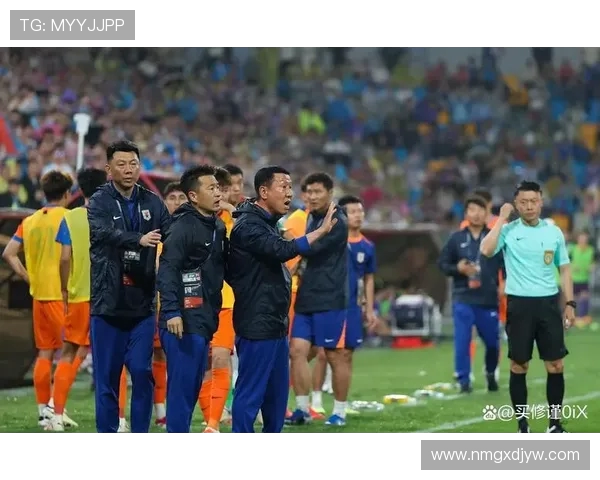 山东泰山迎强敌鏖战赛场激烈对决胜负悬念引球迷热议 山东泰山迎强敌鏖战赛场激烈对决胜负悬念引球迷热议