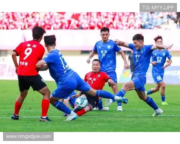 苏超联赛新风潮崛起 强队对决与年轻球员的崭露头角