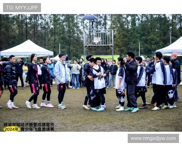 成都飞盘队状态变革引发热议全城热情高涨助力飞盘运动发展