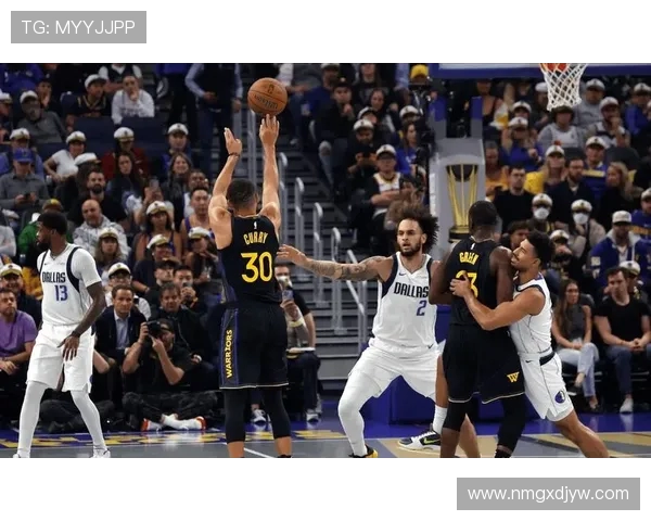达拉斯独行侠迎战强敌展开激烈对决 球迷期待新星表现与球队默契提升