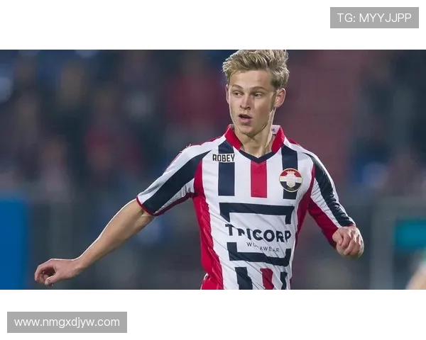 弗伦基·德容：从天才少年到世界级中场的成长之路与辉煌成就